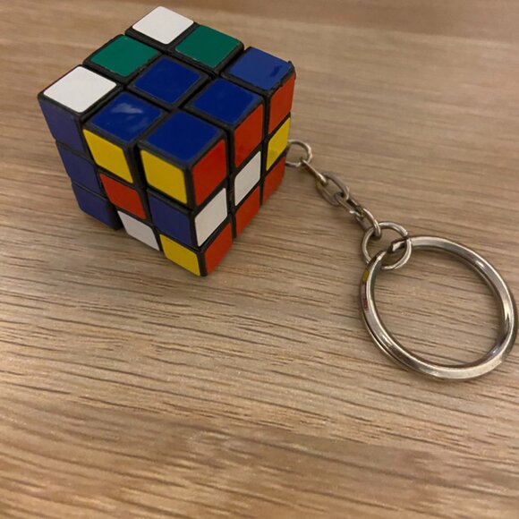 Vintage 1980s Miniature Rubik’s Cube Key Chain - Picture 5 of 10